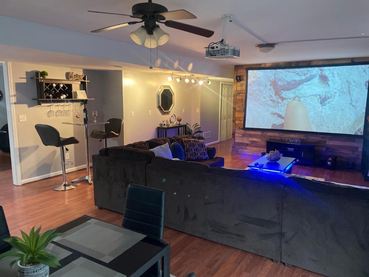 Apartmán Cute 2-Brm Walkout Apt With Pool Table And Theater Lexington Exteriér fotografie