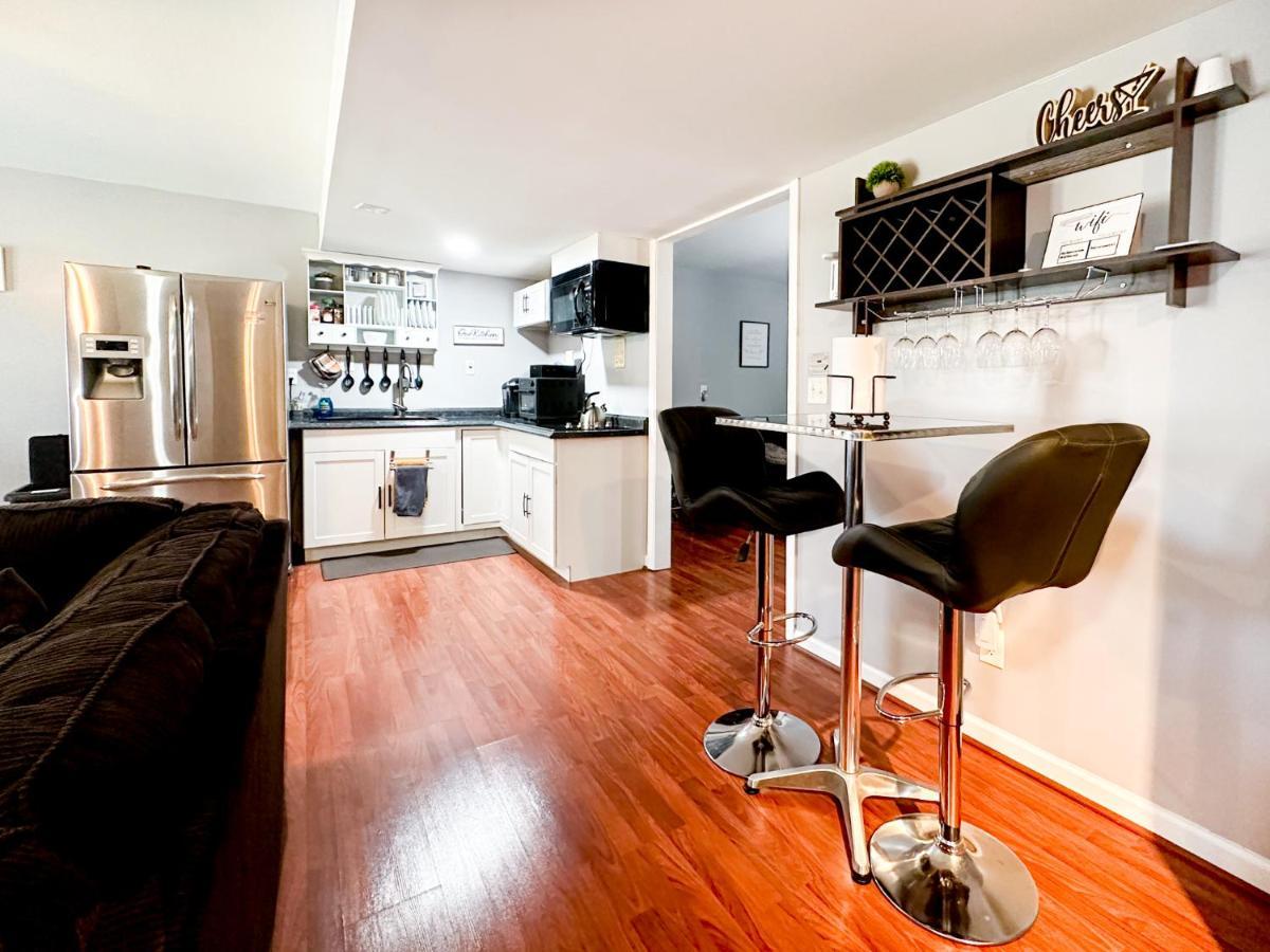 Apartmán Cute 2-Brm Walkout Apt With Pool Table And Theater Lexington Exteriér fotografie