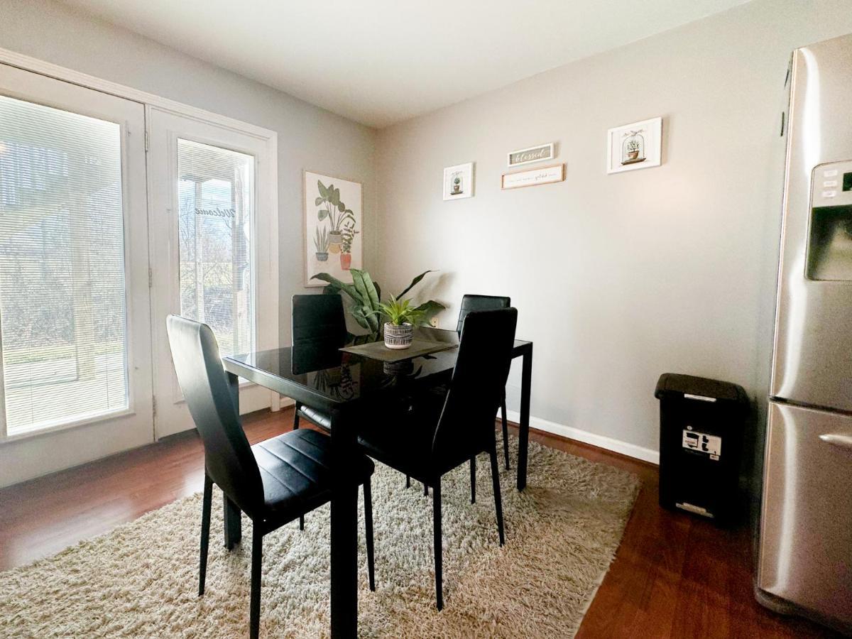 Apartmán Cute 2-Brm Walkout Apt With Pool Table And Theater Lexington Exteriér fotografie